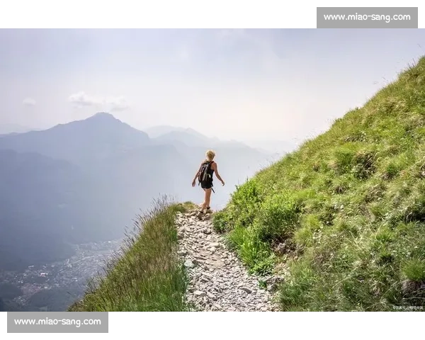 探索极限挑战与自然之美融合的现代登山运动发展与安全实践新视角 探索极限挑战与自然之美融合的现代登山运动发展与安全实践新视角